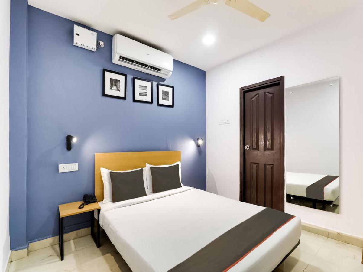 Collection O Golden Gate Hotel Hyderabad Exterior photo